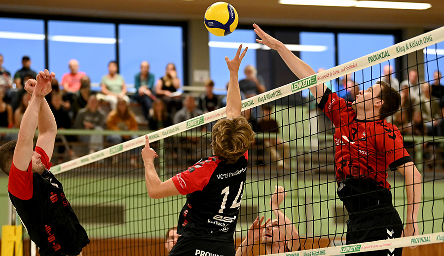 VC-Volleyballer feiern 3:1 Erfolg zum Saisonauftakt