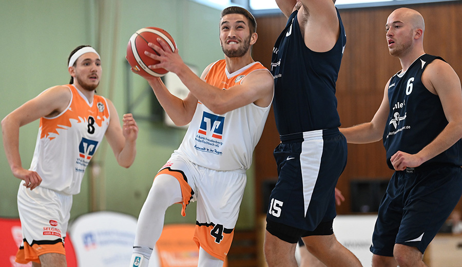 Basketballer zum Oberliga-Auftakt im doppelten Einsatz