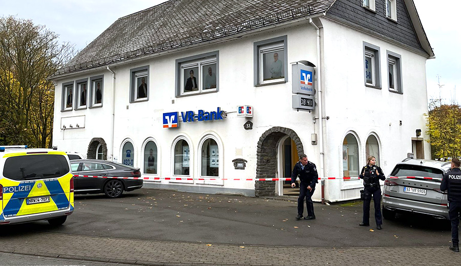 Einbruch in VR-Bank-Filiale in Büschergrund