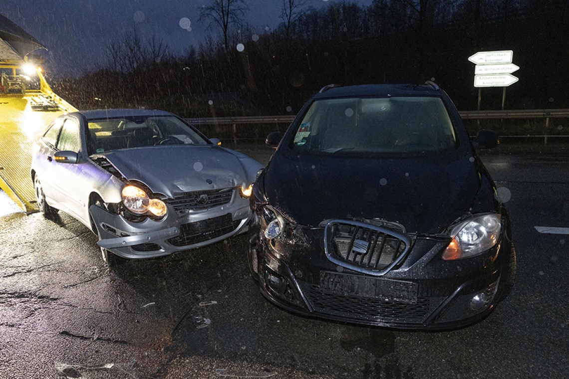 Crash beim Abbiegen sorgt für Stau auf der Wilhelmshöhe