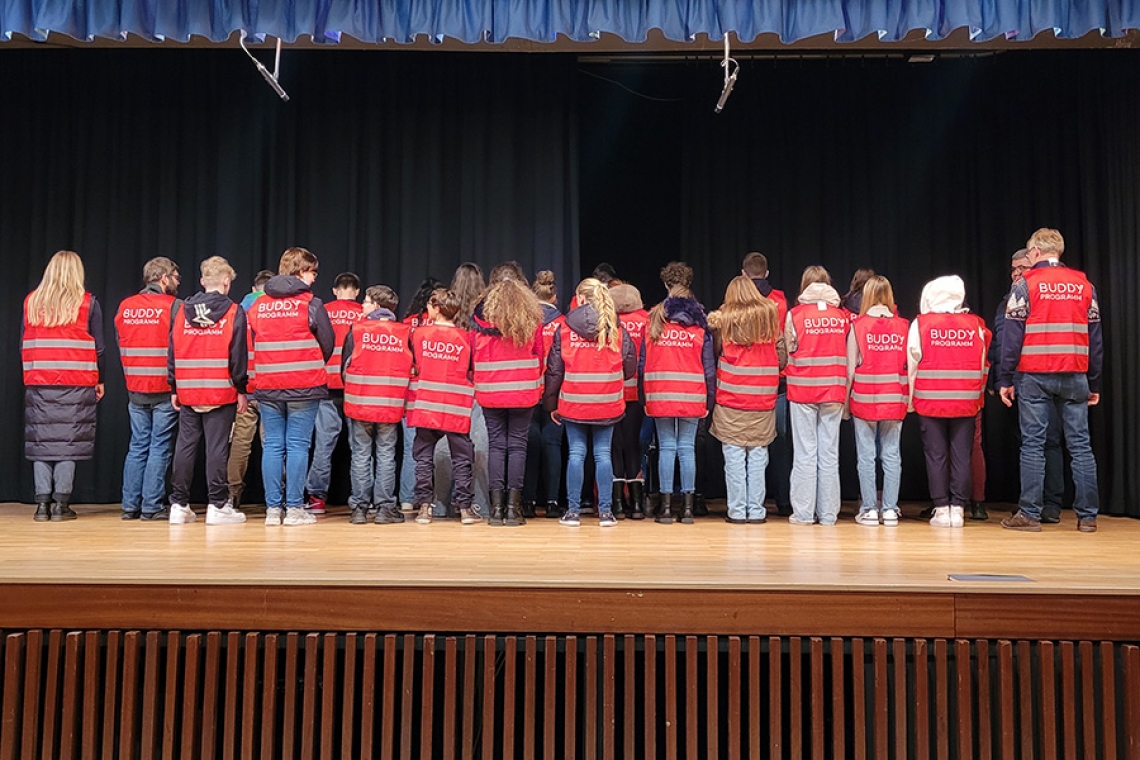 Busbegleiter-&quot;buddYs&quot; der Gesamtschule erhalten neue Westen