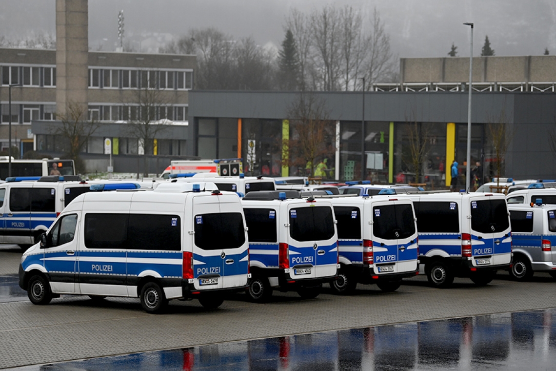 Vermisstensuche: Polizei findet totes Mädchen im Wald