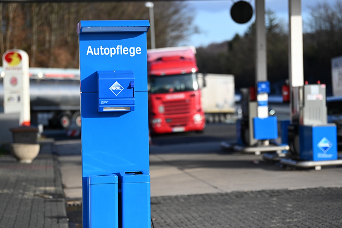 Versuchter Überfall auf Tankstelle: Täter scheitern bereits am Eingang