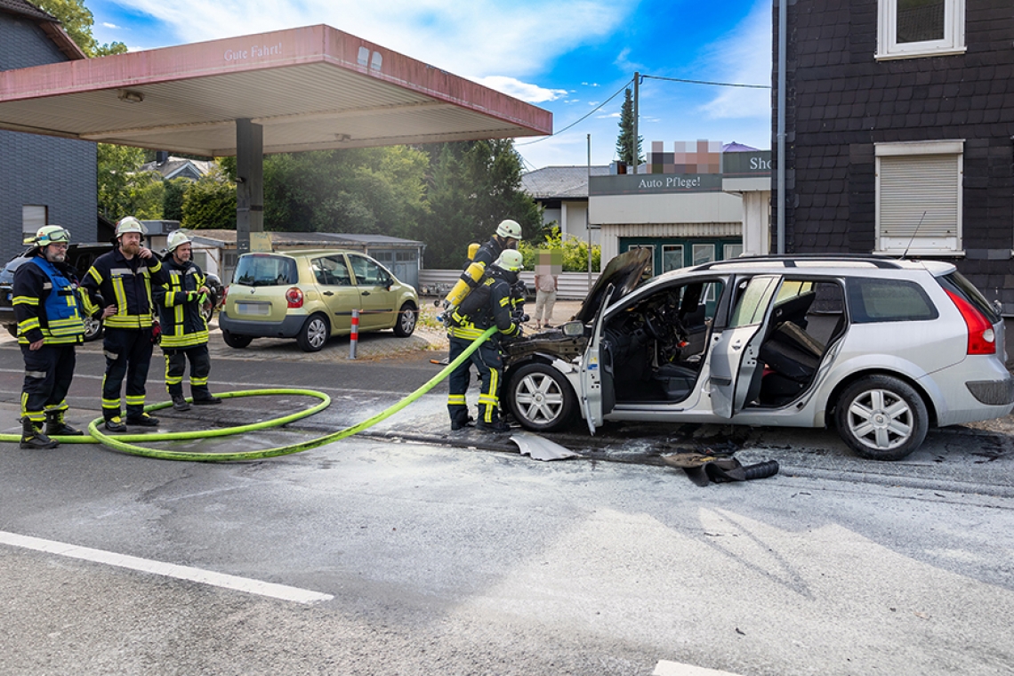 Pkw-Brand am Samstagabend auf der Bahnhofstraße