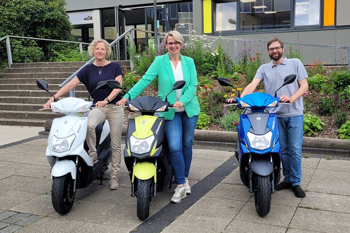 Drei neue Mofas für die Gesamtschule