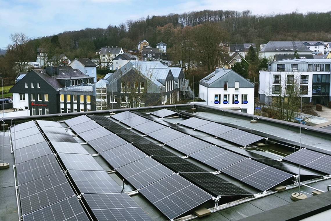 Photovoltatik auf drei weitere städtische Dächer