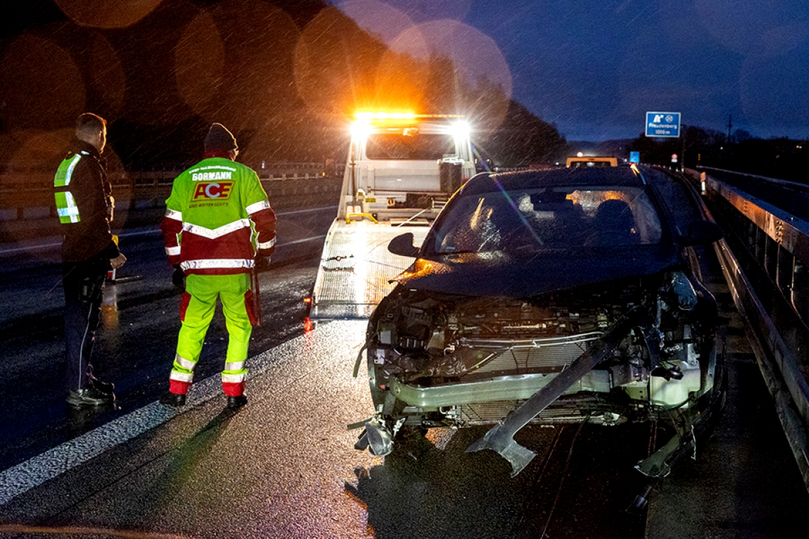 Autofahrt an Heiligabend endet auf der Talbrücke Büschergrund