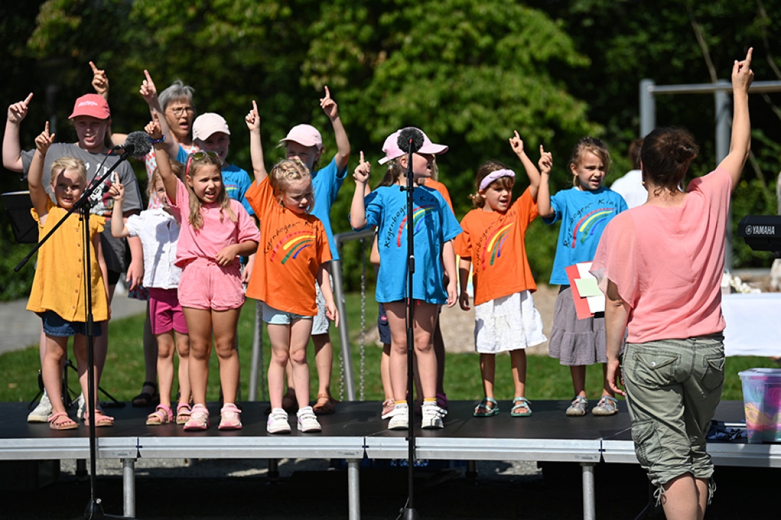 Sonne satt und Regen-Segen: 400 Besucher beim Gemeindefest     