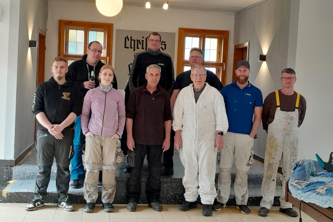 Dank vieler Helfer erstrahlt die Friedhofshalle in neuem Glanz