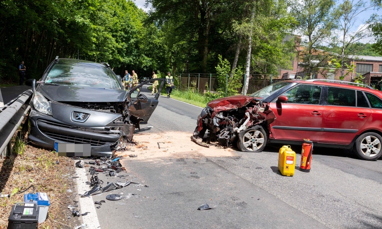 Zwei Verletzte bei Unfall auf der Konrad-Adenauer-Straße