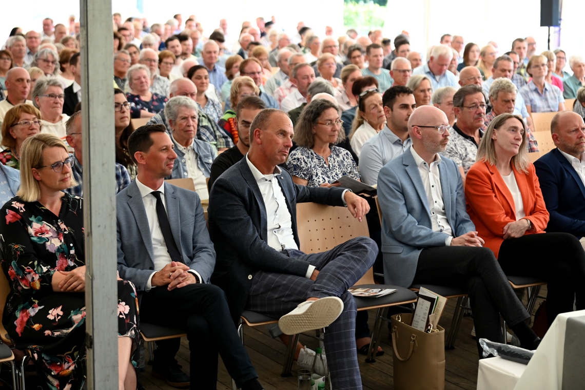 Mehr als 300 Gäste beim Auftakt zum VR-Bank-Jubiläum