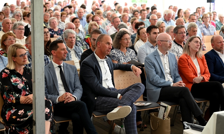 Mehr als 300 Gäste beim Auftakt zum VR-Bank-Jubiläum