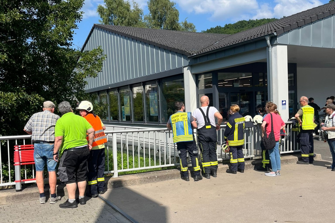 Weiße Flüssigkeit stellte Einsatzkräfte vor ein Rätsel