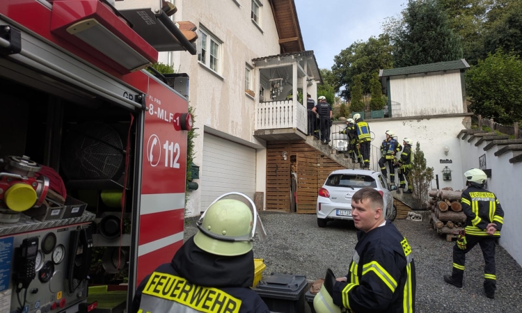 Rohrbruch unterm Rohland: Feuerwehr verhindert größeren Wasserschaden