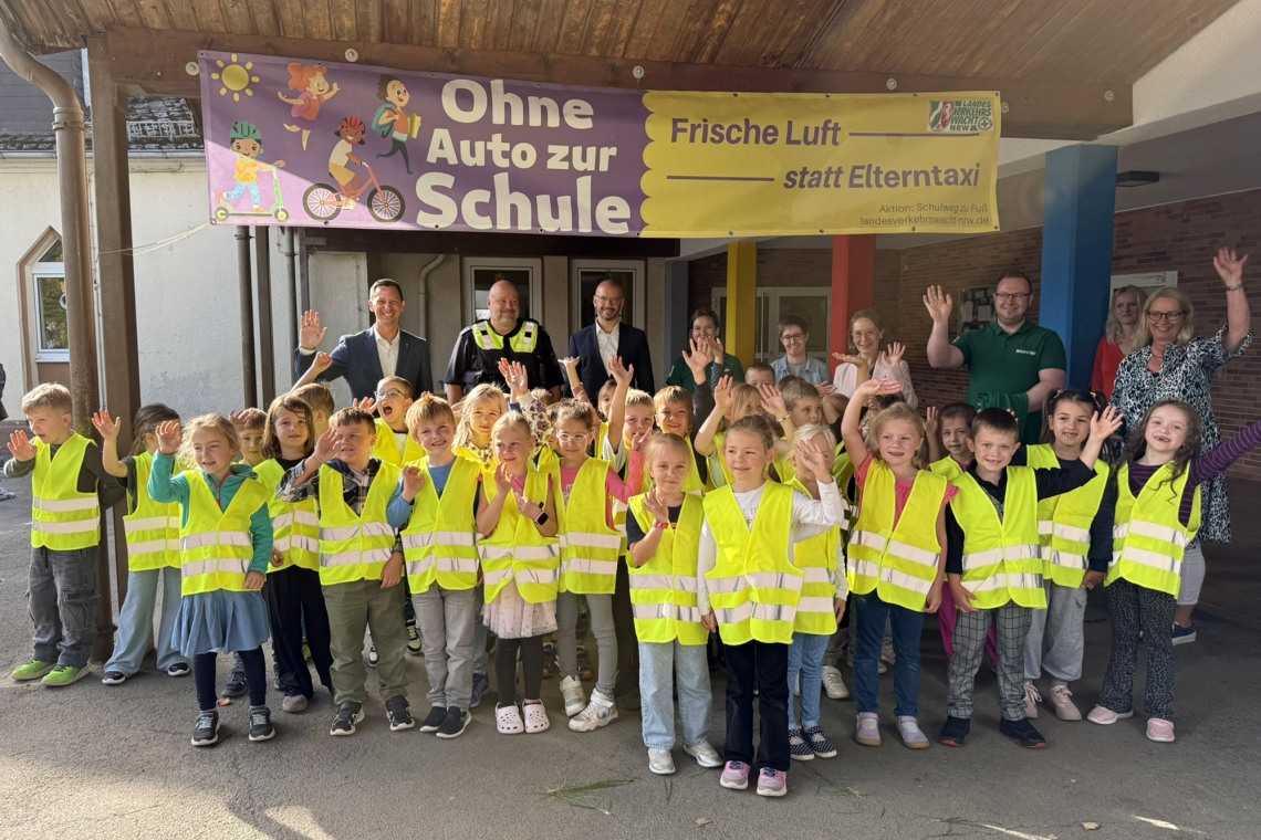 2800 Sicherheitswesten für die &quot;i-Männchen&quot; im Kreisgebiet