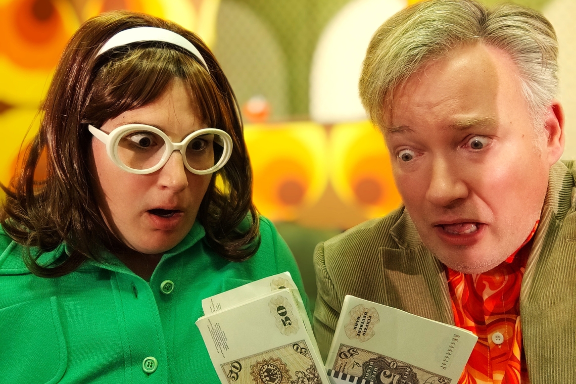 „Funny Money&quot; – Chaos im Quadrat beim Flecker Wintertheater