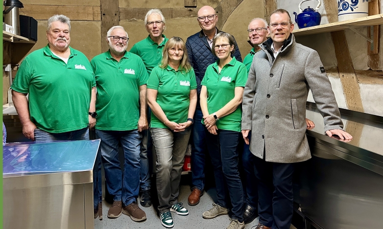 Heimatverein Freudenberg freut sich über neue Küche 