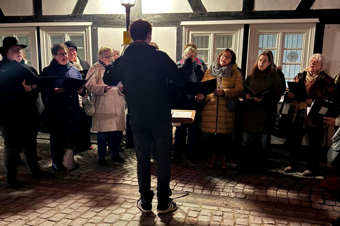 Märchenhafter Adventskalender: Erstes Fenster im Alten Flecken enthüllt