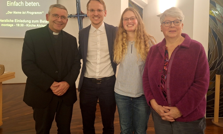 Mögen Engel dich begleiten: Katholische Grüße für den neuen Pfarrer