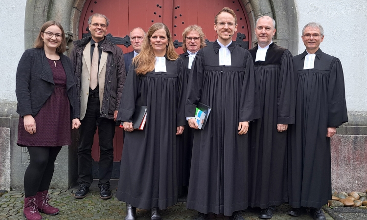 Jubel und Applaus: Neuer Pfarrer Andreas Hoenemann eingeführt