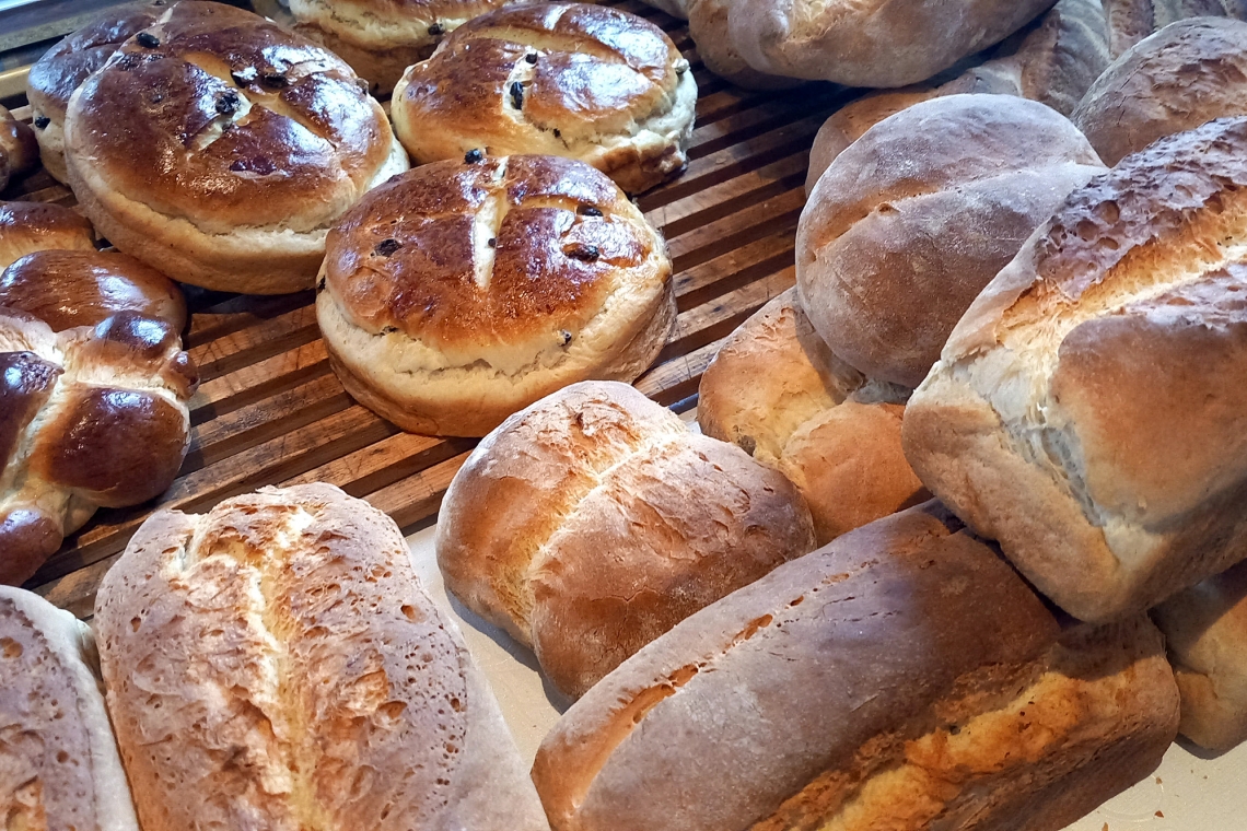 Von Riewekooche bis Rosinenkringel: Alcher Backes öffnet wieder