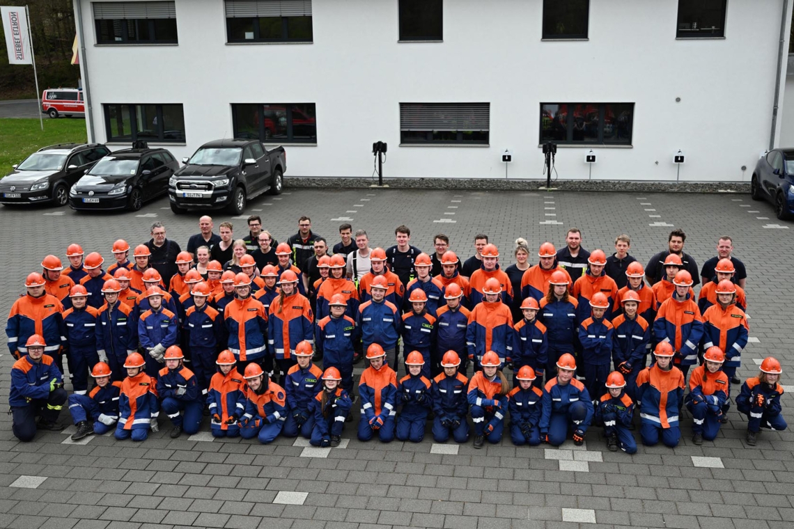 Starker Auftritt zum Saisonstart: Jugendfeuerwehr überzeugt in Alchen