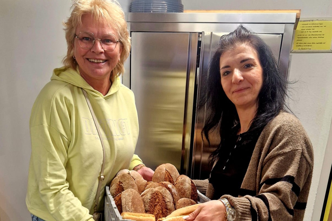 Alcher Heimatverein übergibt Backwaren ans 