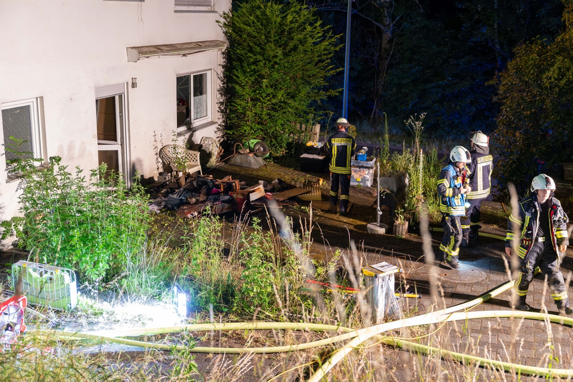 Feuer nach lautem Knall: Bewohner konnten sich retten