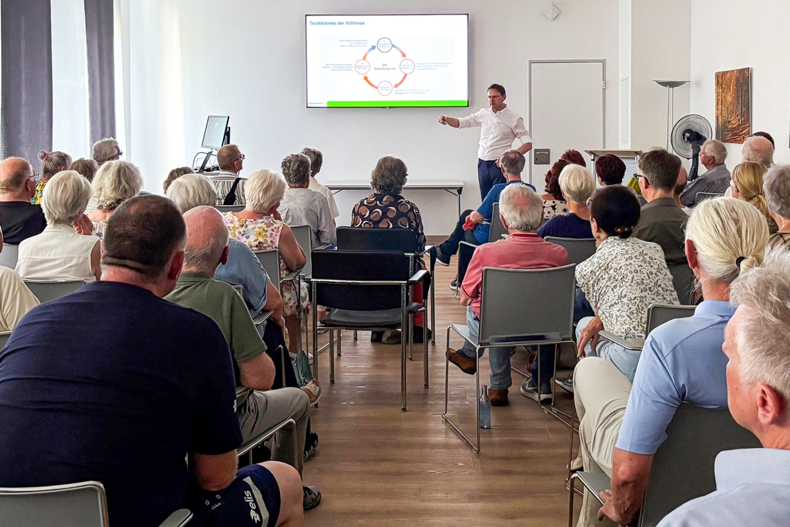 70 Besucher informieren sich über moderne Arthrose-Behandlung