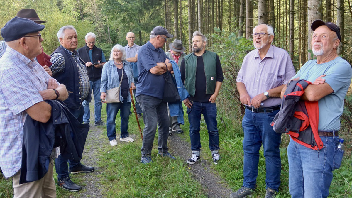 in und rund um Heisberg war die Arbeitsgemeinschaft Freudenberger Heimatvereine (ARGE) am Samstag unterwegs. 