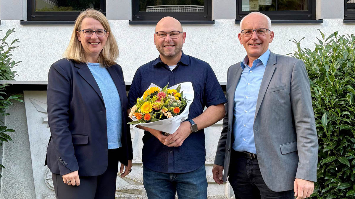 Bürgermeisterin Nicole Reschke und Amtsgerichts-Direktor Peter Krumm begrüßten den neuen Schiedsmann, Jörg Mehling, im Rathaus.
