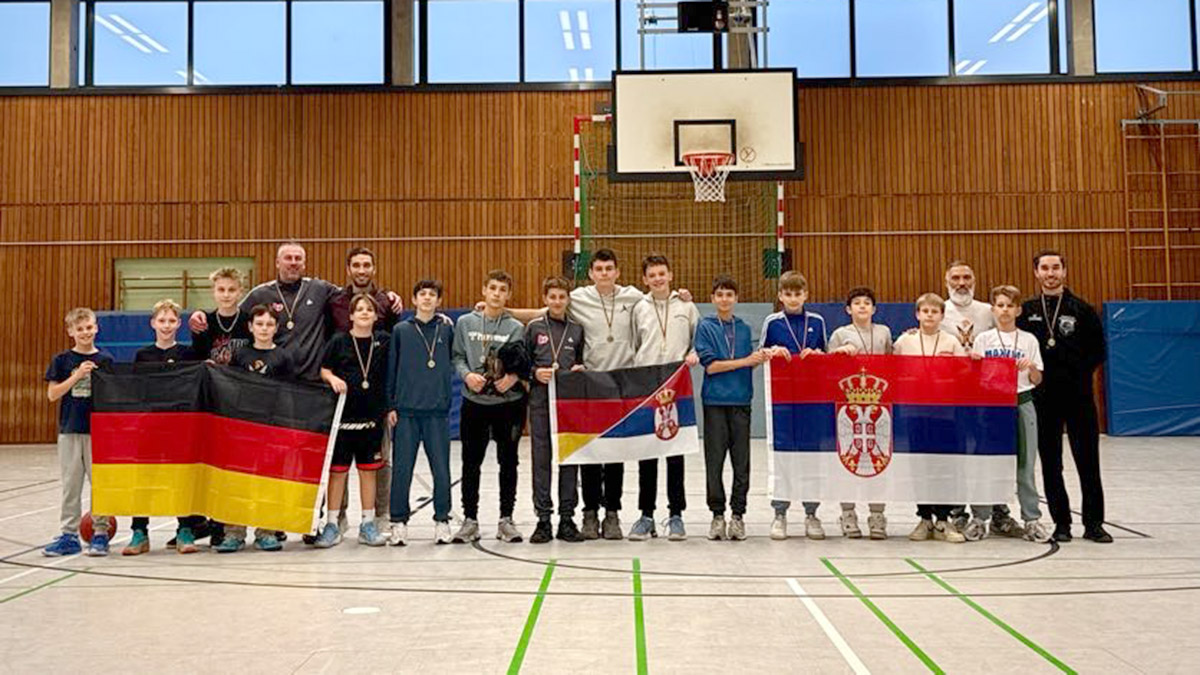 Internationales Flair unterm Korb: Die Basketballer von Mega Belgrade waren am Wochenende zu Gast in Freudenberg.